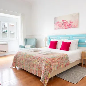140m² 4 Slaapkamer, 2 Privé Badkamer In Sao Joao De Deus Appartement