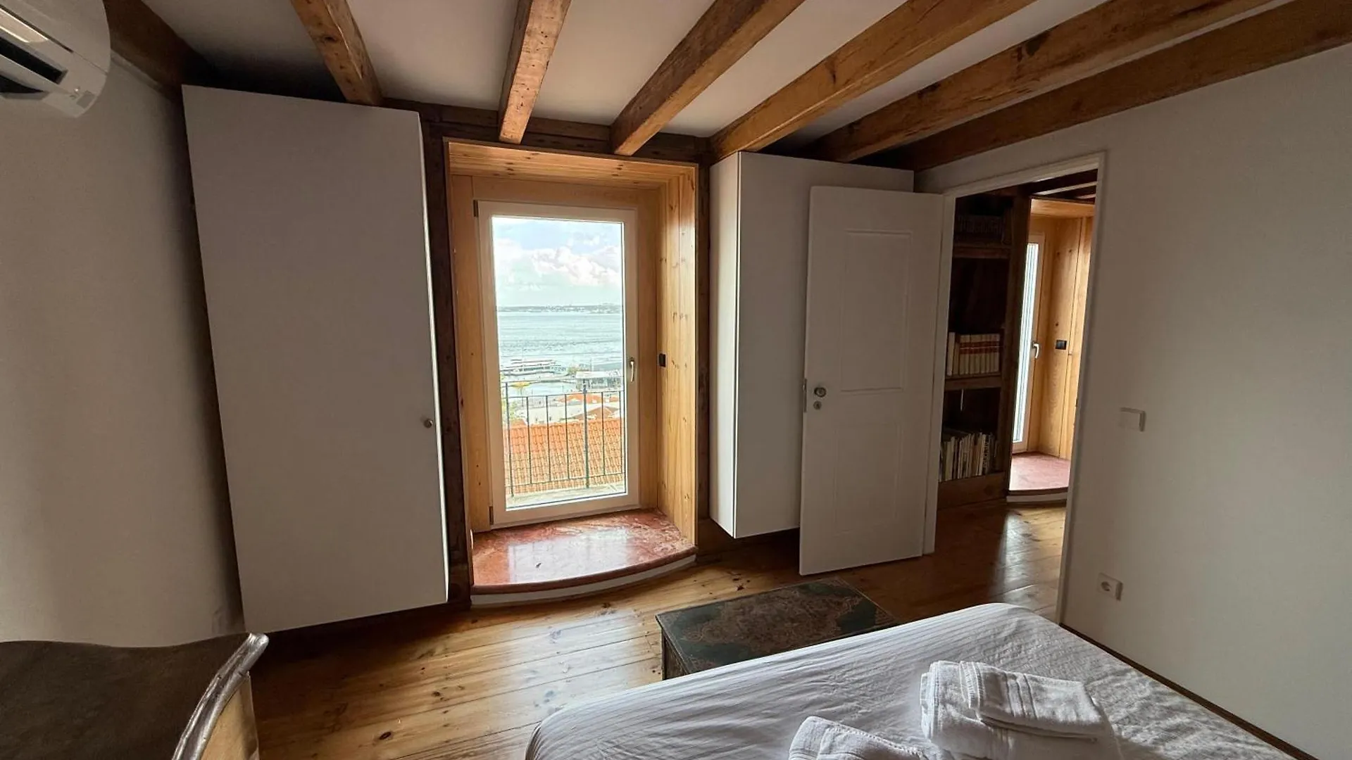 Lisbon Historical Center - Tagus View Apartment Portugal